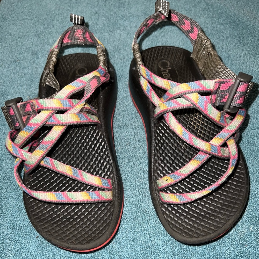 Girl’s Chaco Sandals
Fit size 11/12/1